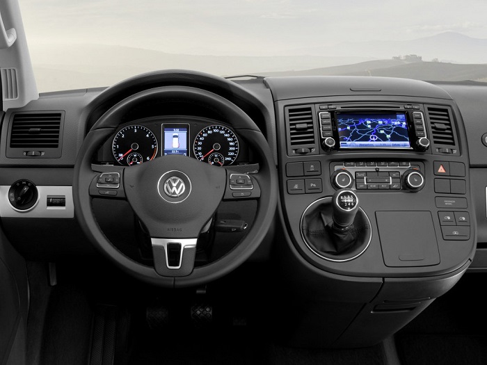 kypit_ramka-intro-incar-rvw-fc589-vw-multivan-2009-2015