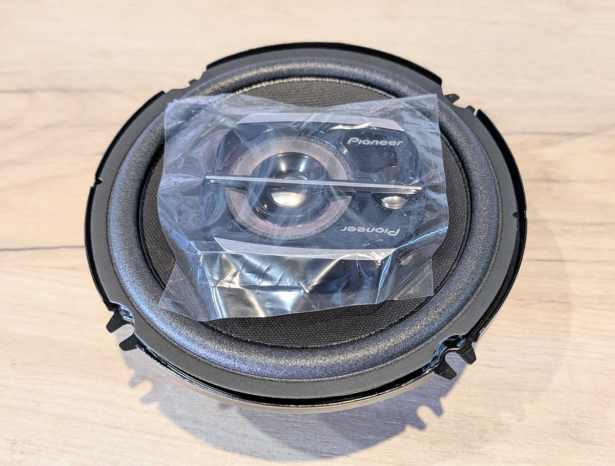 kypit_avtoakustika-pioneer-ts-1675v2