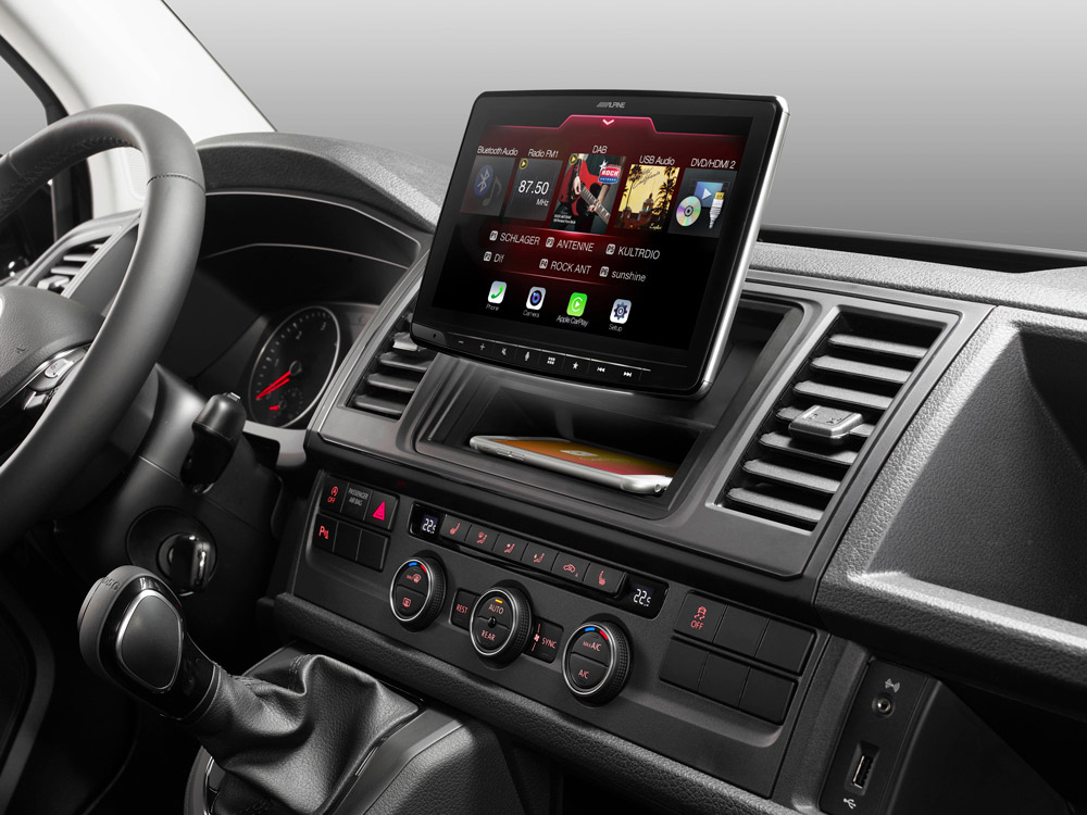 kypit_besprovodnaya-zaryadka-alpine-kce-3qi