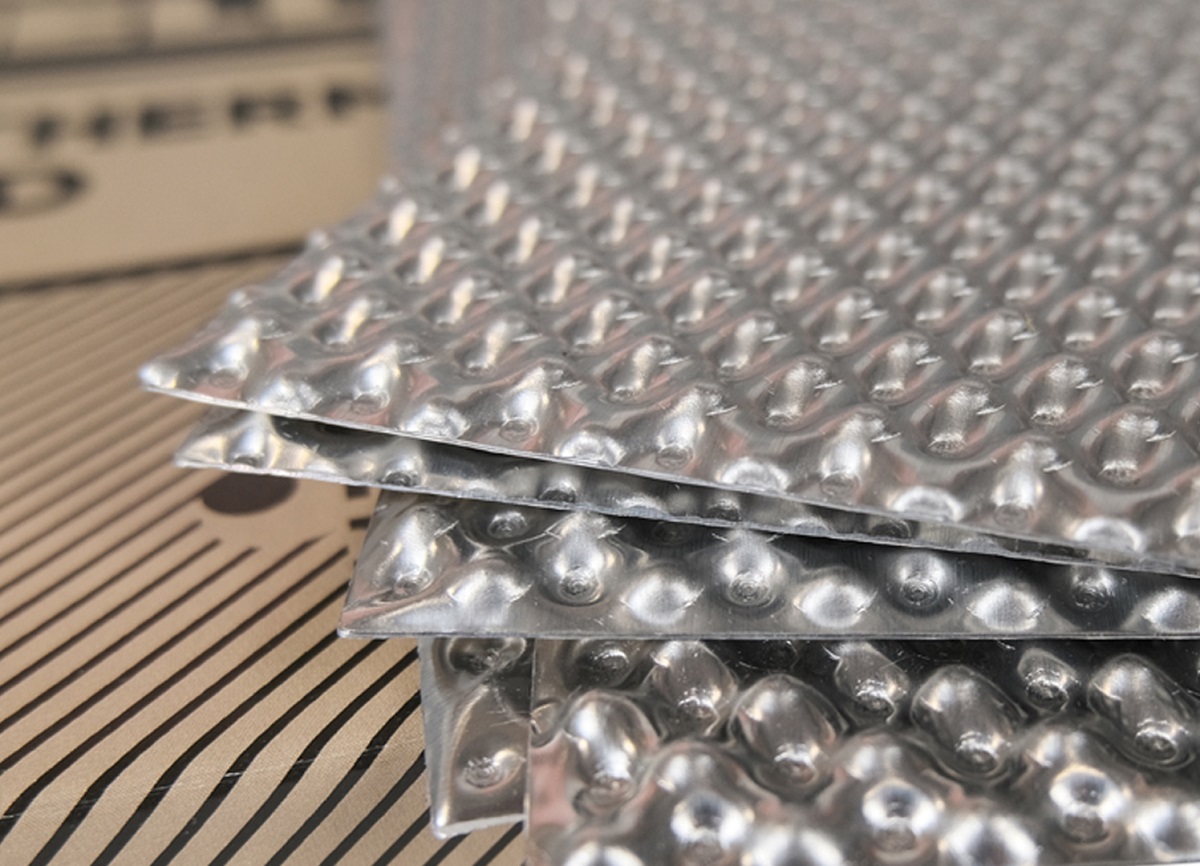 kypit_teplovoy-ekran-stp-hard-shell