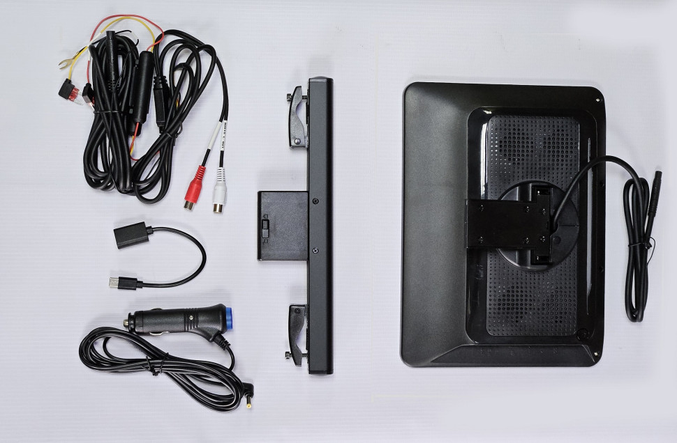 kypit_avtomobilnyy-monitor-ergo-er1060an